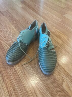 Women’s Lace-Up Derbies in Sage Green